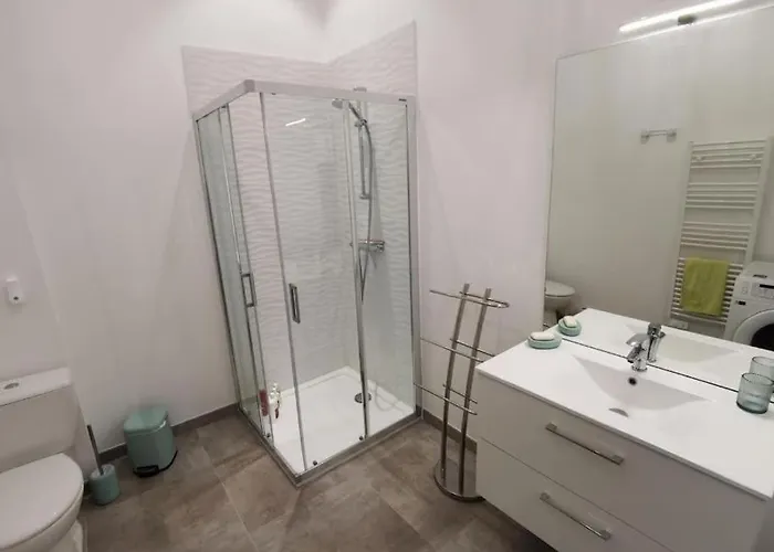 T3 * * * + Piscine Appartement